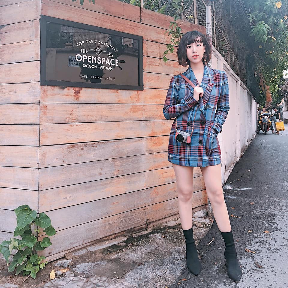 Ngoài ra, cô còn gây ấn tượng với phong cách thời trang cá tính. Ảnh: Internet.