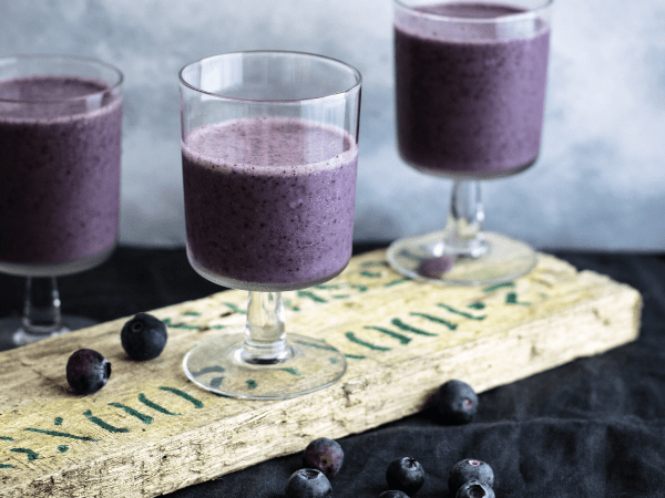 Nước ép việt quất: Các nghiên cứu cũng cho thấy, việt quất không chỉ tăng cường thị lực mà còn hỗ trợ chống lại bệnh Alzheimer, tăng khả năng học hỏi và cải thiện trí nhớ.