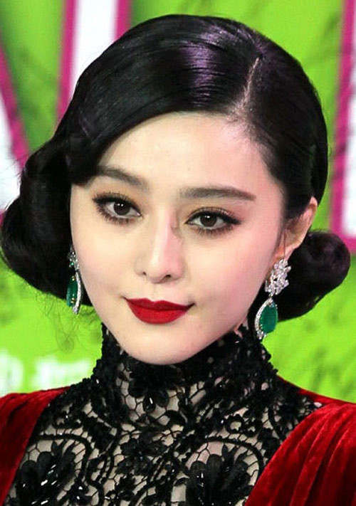 Phong cách quý bà của Băng Phạm khiến cô "mất điểm" trước ống kính.