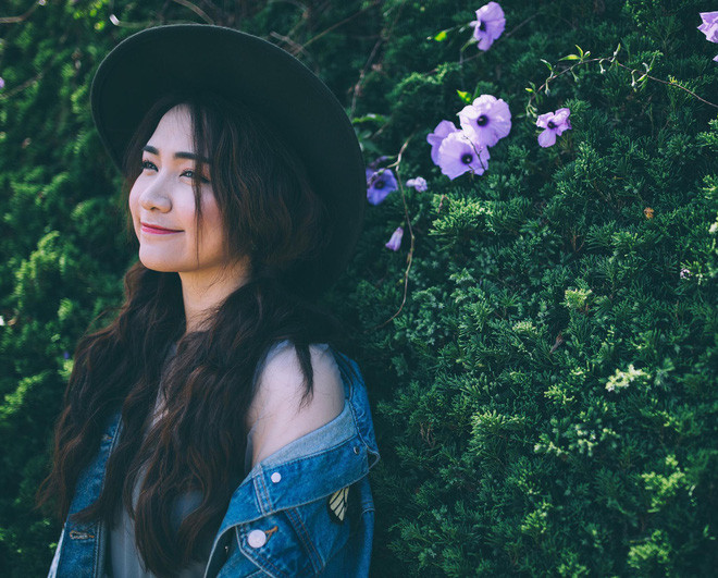 Tuy nhiên đến cuối 2017, khi Hòa Minzy bắt đầu có bạn trai mới, mọi chuyện đã thay đổi. Hòa Minzy bắt đầu giảm cân và chú trọng tới chuyện ăn mặc hơn hẳn. Cô khiến mọi người phải ngạc nhiên khi có màn thay đổi ngoạn mục từ ngoại hình đến gu thời trang.