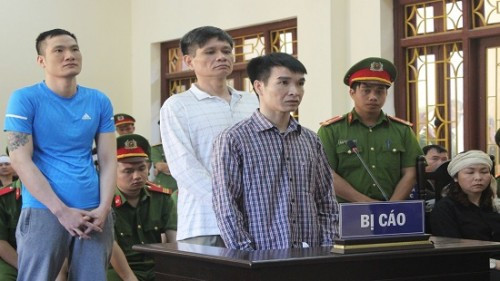 Chu muu va “sat thu” ban chet nam giam doc lanh an tu hinh