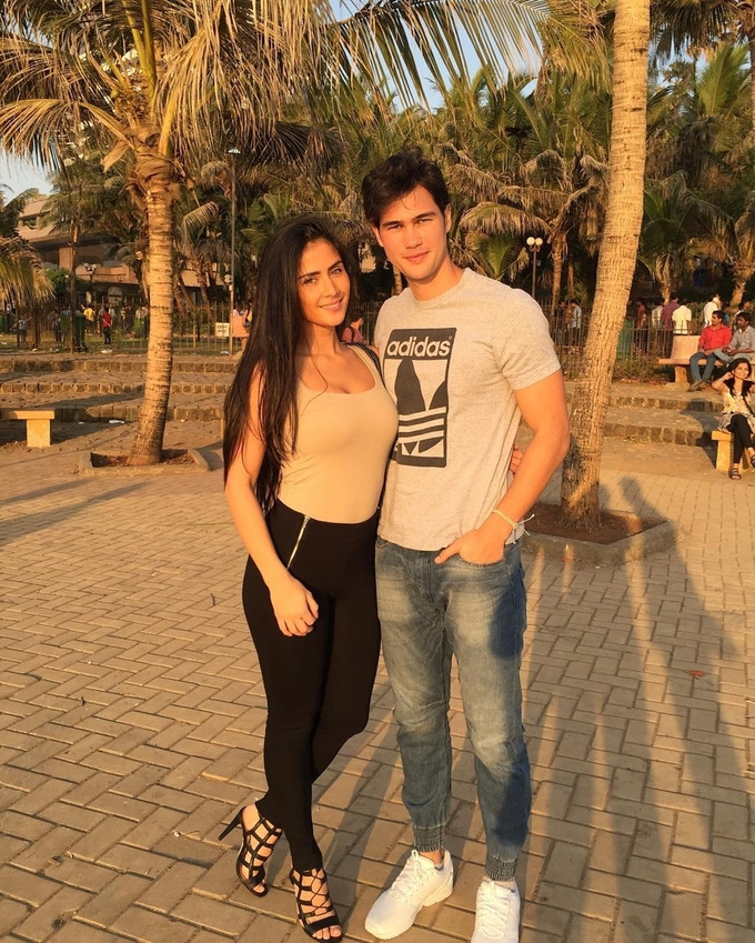 Anh thường xuyên tập gym cùng bạn gái tên Mags Hall (một người mẫu kiêm vận động viên thể dục) để nâng cao hiệu quả. Bạn gái là người có công lớn trong việc hình thành thói quen tập gym của Phil Younghusband.