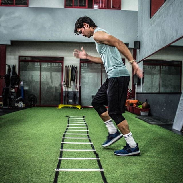 Ngay cả khi đang thi đấu AFF Cup, anh vẫn dành thời gian đi tập để nhanh chóng hồi phục thể lực.