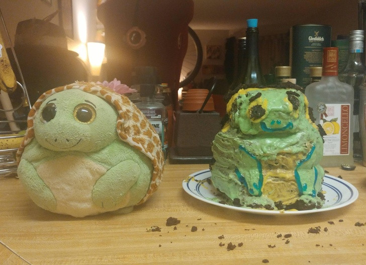 Nếu không có năng khiếu, bạn chỉ nên làm một chiếc bánh bình thường thay vì tạo hình cho nó.