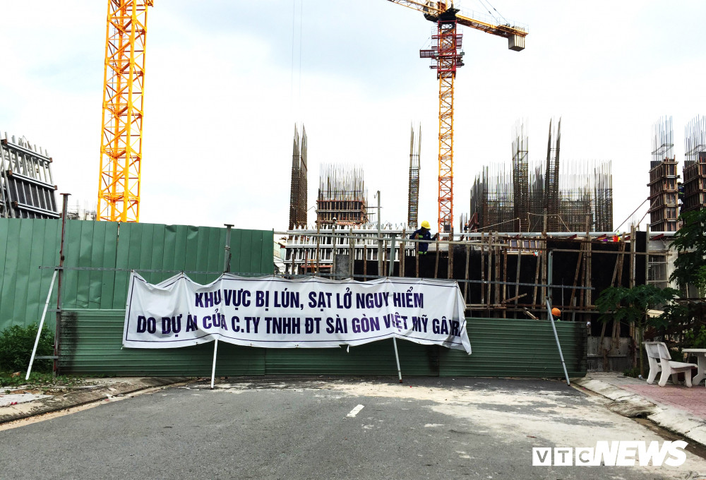 Thi công dự án làm hư hỏng hạ tầng xung quanh, sử dụng tên không đúng quy định... là những sai phạm đang diễn ra tại dự án này.