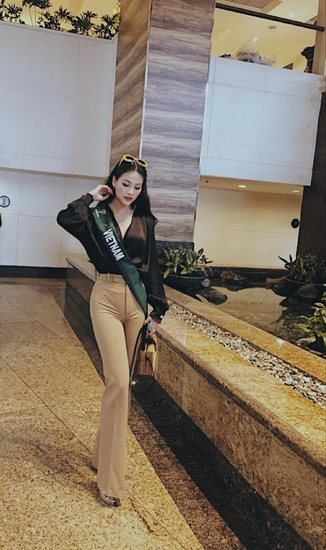 Được học tập ở nước ngoài, vì thế Phương Khánh sớm có được sự tự tin và xây dựng thành công phong cách trẻ trung, hiện đại.