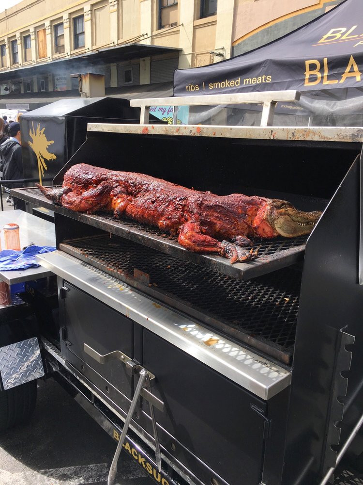 Thịt cá sấu sau khi nướng có màu sắc đậm đà, hương vị cay ngọt “độc đáo”.