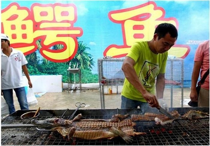 Theo lời đầu bếp, thịt cá sấu nướng rất bổ dưỡng và thơm.