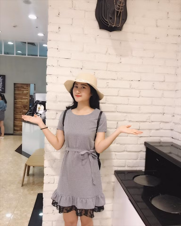 Kiểu váy đuôi cá vừa trẻ trung vừa nữ tính.