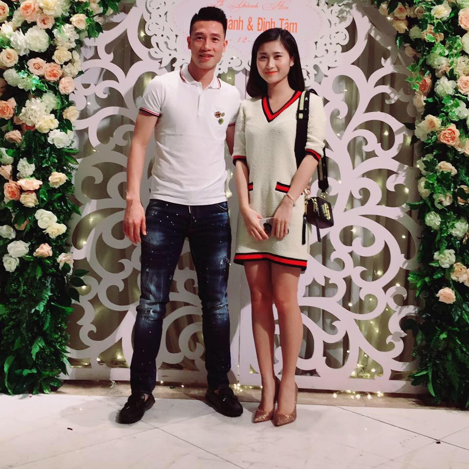 Thùy Dương diện trang phục "ton-sur-ton" với bạn trai.