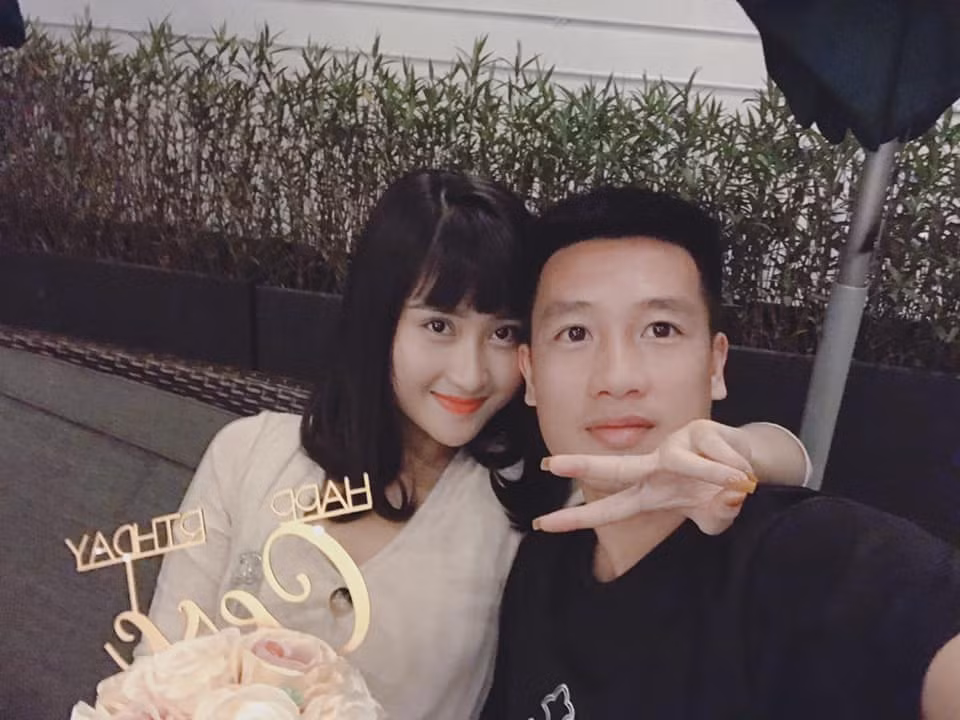 Cặp đôi khá tương xứng về ngoại hình và gu ăn mặc.