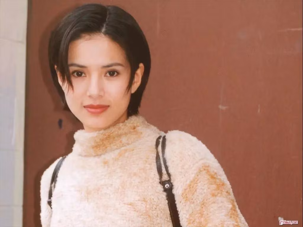 Vẻ son trẻ của Lý Nhược Đồng.