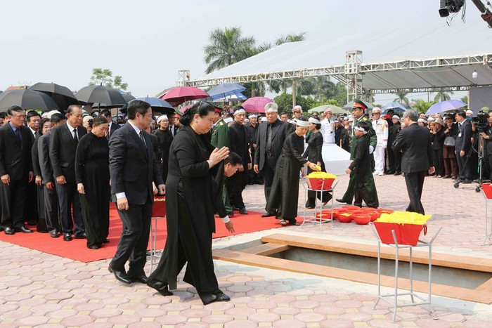 Hinh anh le an tang nguyen Tong Bi thu Do Muoi tai que nha-Hinh-8