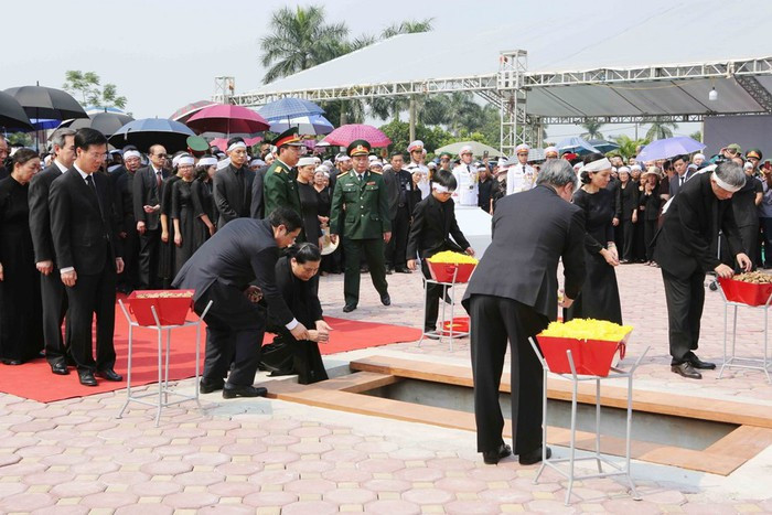 Hinh anh le an tang nguyen Tong Bi thu Do Muoi tai que nha-Hinh-10