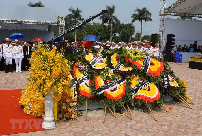 Hinh anh le an tang nguyen Tong Bi thu Do Muoi tai que nha-Hinh-13