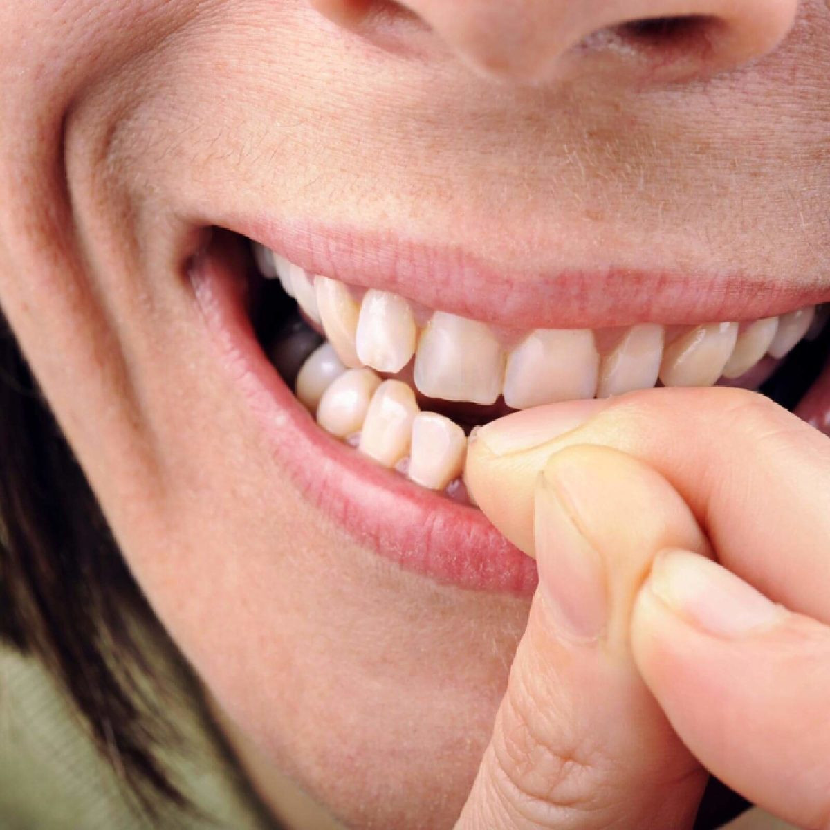 Dừng cắn móng tay: Các nghiên cứu đã chỉ ra rằng cắn móng tay là một cách tuyệt vời lây lan vi trùng trên tay vào miệng. Do vậy, bạn nên bỏ ngay thói quen cắn móng tay để phòng ngừa cảm cúm.