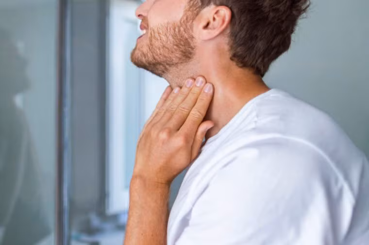 Suy giáp: Suy giáp có thể không gây bệnh Alzheimer nhưng nó có thể dẫn đến các vấn đề về trí nhớ và tăng các triệu chứng của bệnh mất trí nhớ.