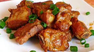 Cũng theo bà Lan, Duy Mạnh là người rất thích nấu ăn. Mỗi khi được nghỉ không phải thi đấu, trung vệ này thường xuyên vào bếp để trổ tài nấu nướng. Món “tủ” mà Duy Mạnh thường làm và làm rất ngon mỗi khi về nhà chính là mì xào bò.