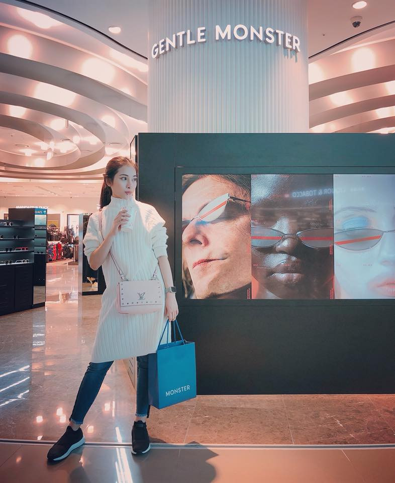 Để làm mới bản thân, Sara không thu hẹp mình trong một phong cách bất kì nào.