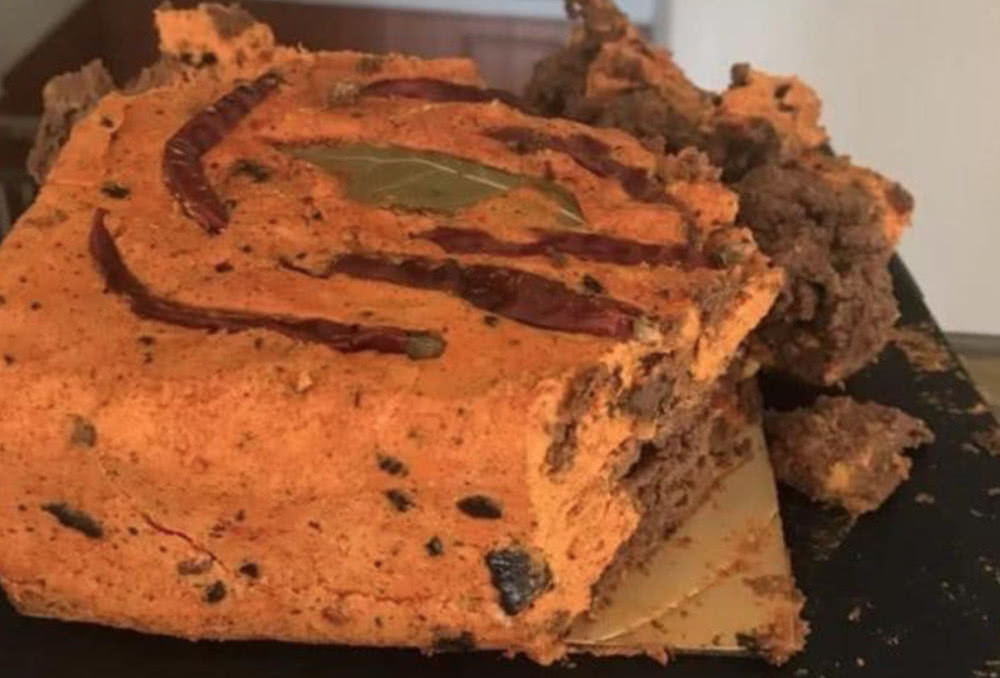 Hiện "mốt" bánh kem vị lẩu đang rất được ưa chuộng tại Trung Quốc và được bán thông qua nhiều cửa hàng online. Giá của chiếc bánh kem độc đáo này dao động khoảng từ 700.000 đến 1 triệu đồng (tiền VNĐ).