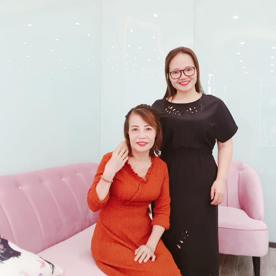 Sau khi "tân trang" lại hàm răng, giờ đây cô dâu Thu Sao đã trở nên rạng rỡ, tự tin hơn với nụ cười của mình.