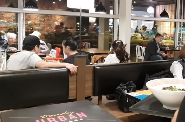 Truong Giang bi khan gia keo nga song soai, sam so tren san khau-Hinh-4