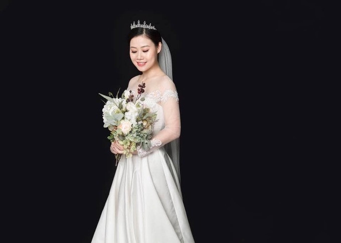 Bộ ảnh cưới của Trọng Hoàng và vợ được thực hiện nhanh chóng.