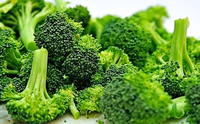 Súp lơ xanh: Một số nghiên cứu cho thấy khi ăn súp lơ xanh thường xuyên tốt cho sức khỏe sinh lý bởi nó chứa nhiều vitamin C tăng cường máu lưu thông tới bộ phận sinh dục.
