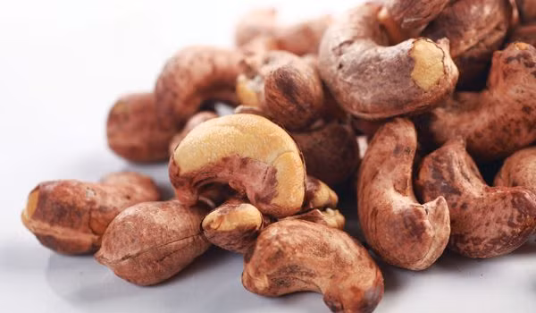 Hạt điều: Hàm lượng kẽm trong hạt điều sẽ cải thiện chất lượng "tinh binh", hỗ trợ sức khỏe "chuyện ấy".