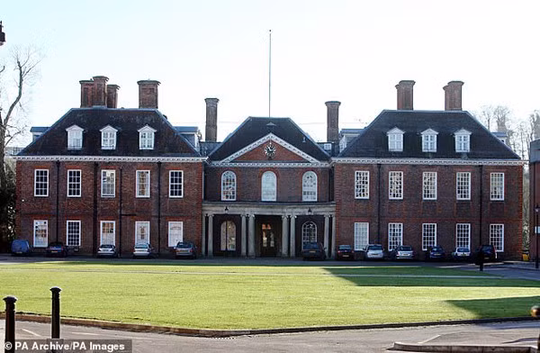 Su that bat ngo ve doi tu cua cong nuong Kate