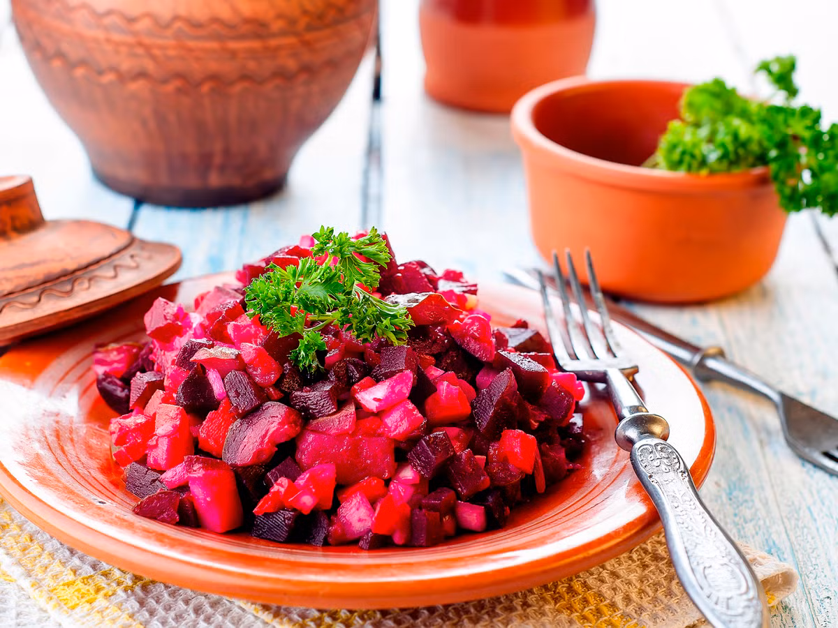 Không chỉ có hương vị ngon, món salad này còn gây ấn tượng nhờ các bày trí bắt mắt.