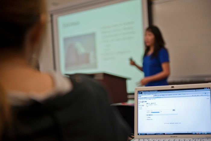 Giao vien nuoc ngoai kem chat luong tran vao chau A day tieng Anh-Hinh-3