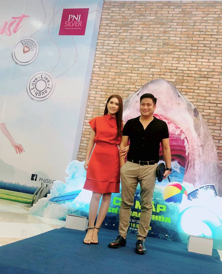 Chiếc túi cầm tay màu đen thường xuyên được Minh Tiệp sử dụng khi đi sự kiện.