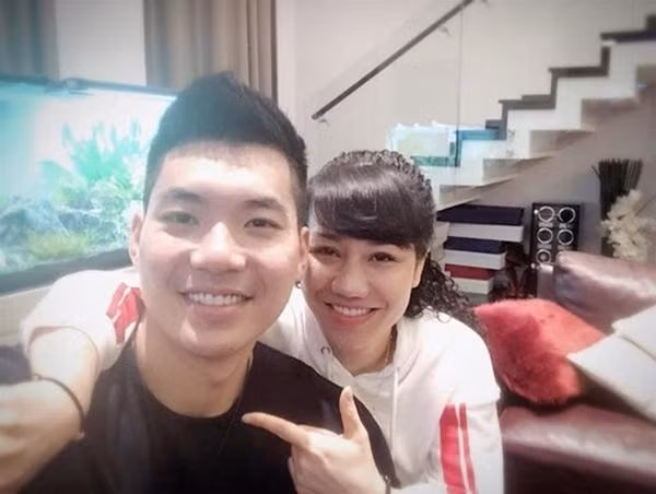 Sao nam “len doi” nho lay vo dai gia: O nha sang, di xe xin bac ty-Hinh-5