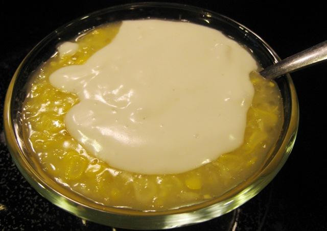 Có chút mềm thơm của bắp non, có chút ngọt thanh của đường cùng chút cay nồng mà thơm lừng của gừng tạo nên hương vị phố cổ thanh khiết. Ảnh: AmThuc365.