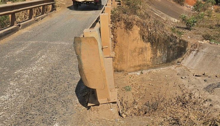 Đang xác minh loạt xe có dấu hiệu quá tải “cày nát” đường dân sinh - Hình 6 Dang xac minh loat xe co dau hieu qua tai “cay nat” duong dan sinh-Hinh-6