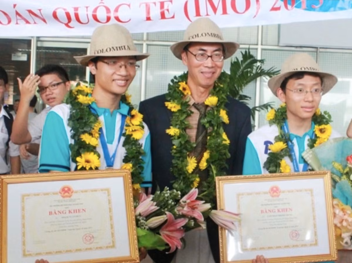 “Huyen thoai” Toan hoc Le Ba Khanh Trinh