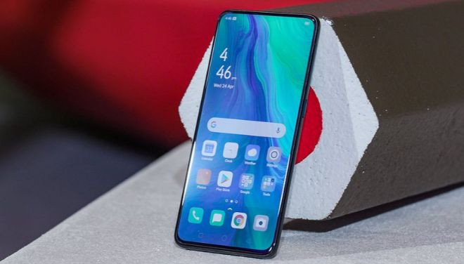 Model này được trang bị chip Snapdragon 855 mới nhất và sẽ ra mắt với ColorOS 6.0 dựa trên Android 9 Pie. Nó chỉ có tùy chọn cấu hình duy nhất với RAM 8 GB và bộ nhớ trong 256 GB. Sản phẩm đi kèm GPS băng tần kép và ổn định âm thanh nhờ nhiều micro giữ video và âm thanh được đồng bộ hóa khi người dùng phóng to.