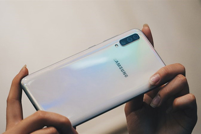 Lo dien dien thoai Samsung trang bi camera 64 MP sieu khung