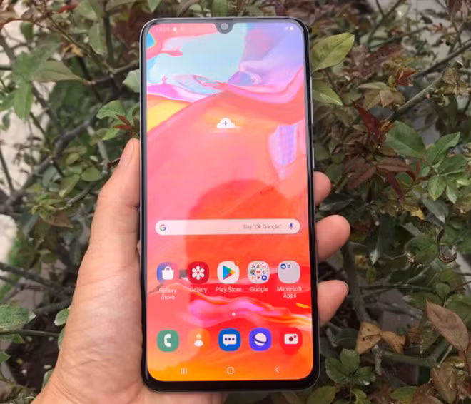 Top dien thoai tam trung man hinh 