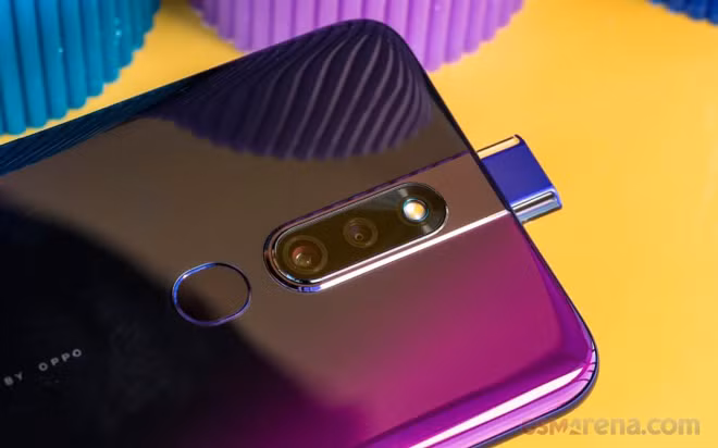 Top dien thoai tam trung man hinh 