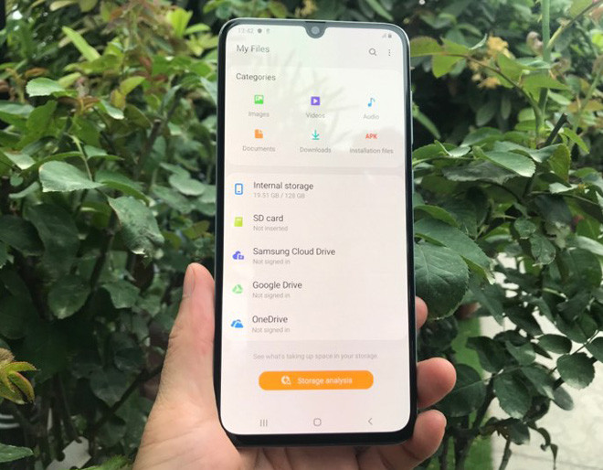 Top dien thoai tam trung man hinh 