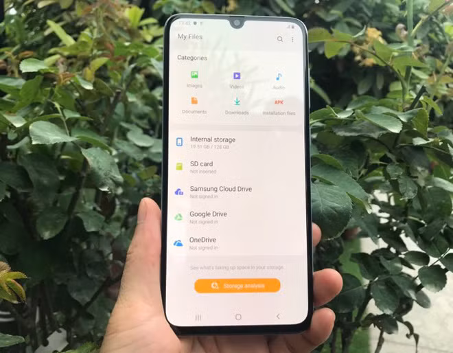 Top dien thoai tam trung man hinh 