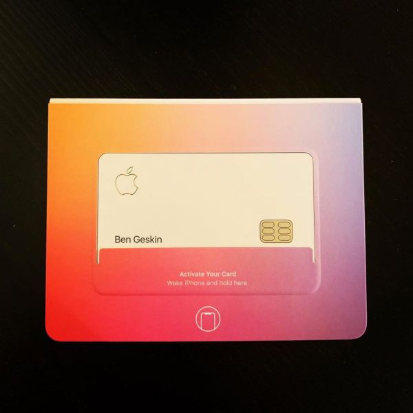 Tan mat the tin dung Apple Card sieu sang chanh cua Apple