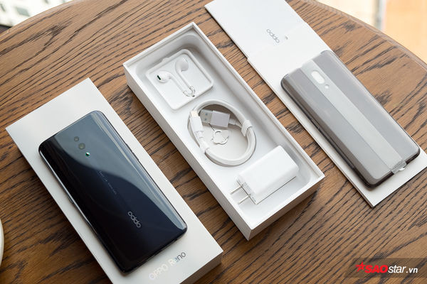 Tất cả phụ kiện đi kèm trong hộp gồm có: Sách hướng dẫn sử dụng, que lấy SIM, adapter chuẩn sạc nhanh VOOC 3.0 công suất 20W, ốp lưng nhựa, cáp sạc chuẩn USB Type-C và tai nghe 3.5mm.