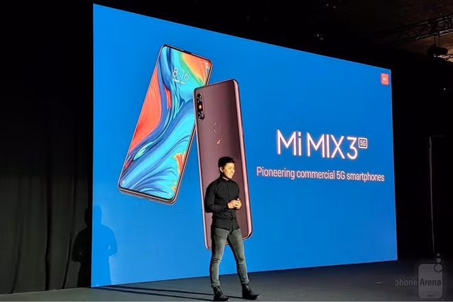 Xiaomi Mi Mix 3 5G. Mặt khác, Xiaomi đã có điện thoại 5G - Xiaomi Mi Mix 3 5G, một phiên bản nâng cấp của Mi Mix 3. Điện thoại có ngoại hình khá đẹp, đi kèm với chip xử lý Snapdragon 855 ở bên trong. Sản phẩm đã được bán ra từ ngày 02/05 tại Thụy Sĩ (sắp được ra mắt tại Mỹ).