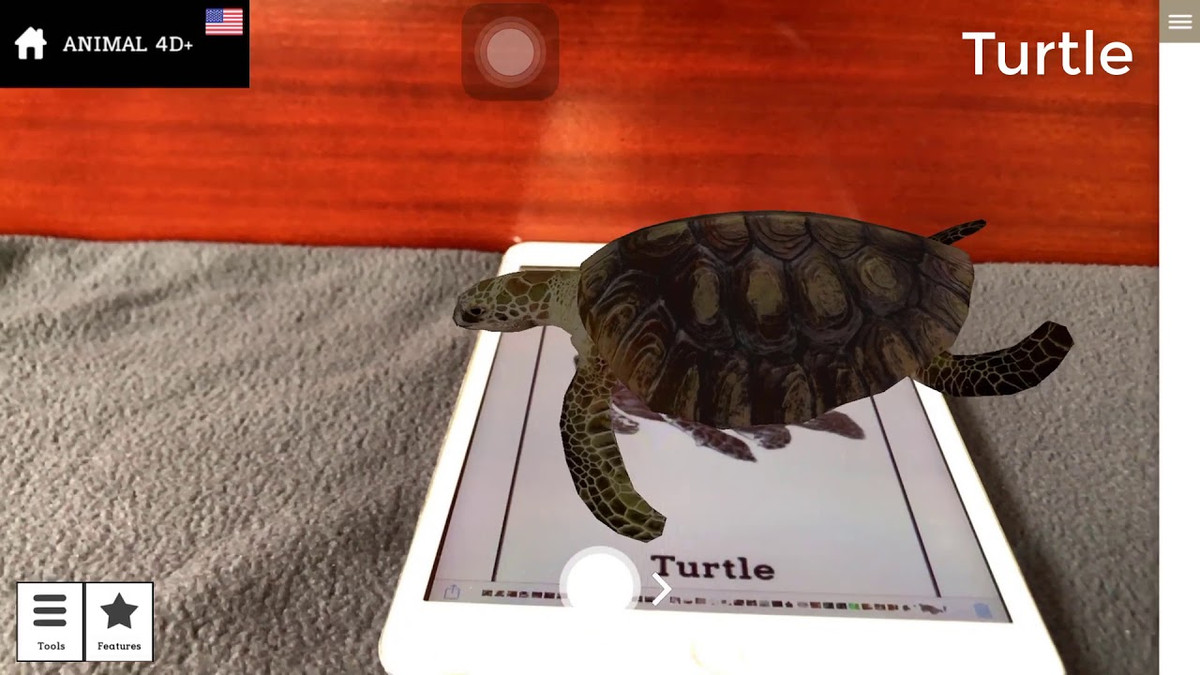 Sự tương tác của đồ họa, âm thanh và các cảm giác cải tiến khác trong môi trường thực tế - tất cả đều được hiển thị trong thời gian và không gian thực.