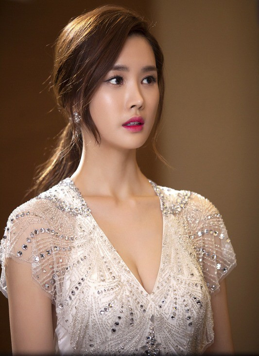 Cô đẹp không tì vết trong phim Hotel King.