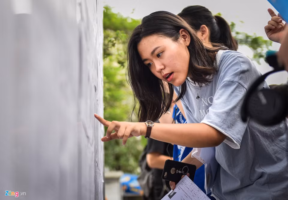 Ông Lê Việt Hùng - Trưởng điểm thi trường Lương Thế Vinh, Hà Nội - cho biết năm nay, điểm thi này có 36 phòng thi, với 824 thí sinh.