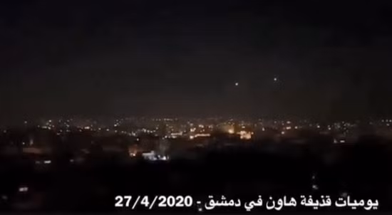 Theo tin của Hãng thông tấn nhà nước Syria SANA, vào khoảng 22h32 (giờ địa phương) hôm 4/5, lực lượng phòng không Syria đã phát hiện ít nhất một máy bay địch tiếp cận Aleppo, thành phố lớn thứ hai của đất nước, và sau đó Trung tâm nghiên cứu và phát triển tên lửa Syria ở đông nam Aleppo đã bị tấn công dữ dội.